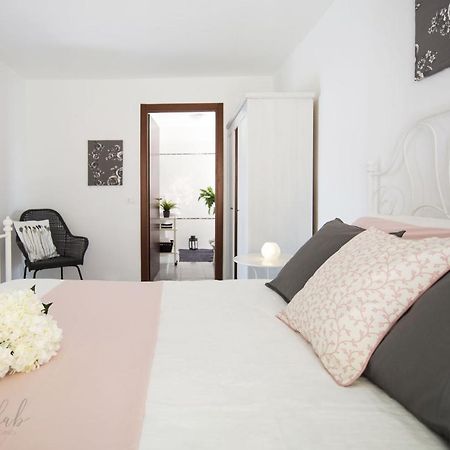 Villa D Apartments Marino Eksteriør billede